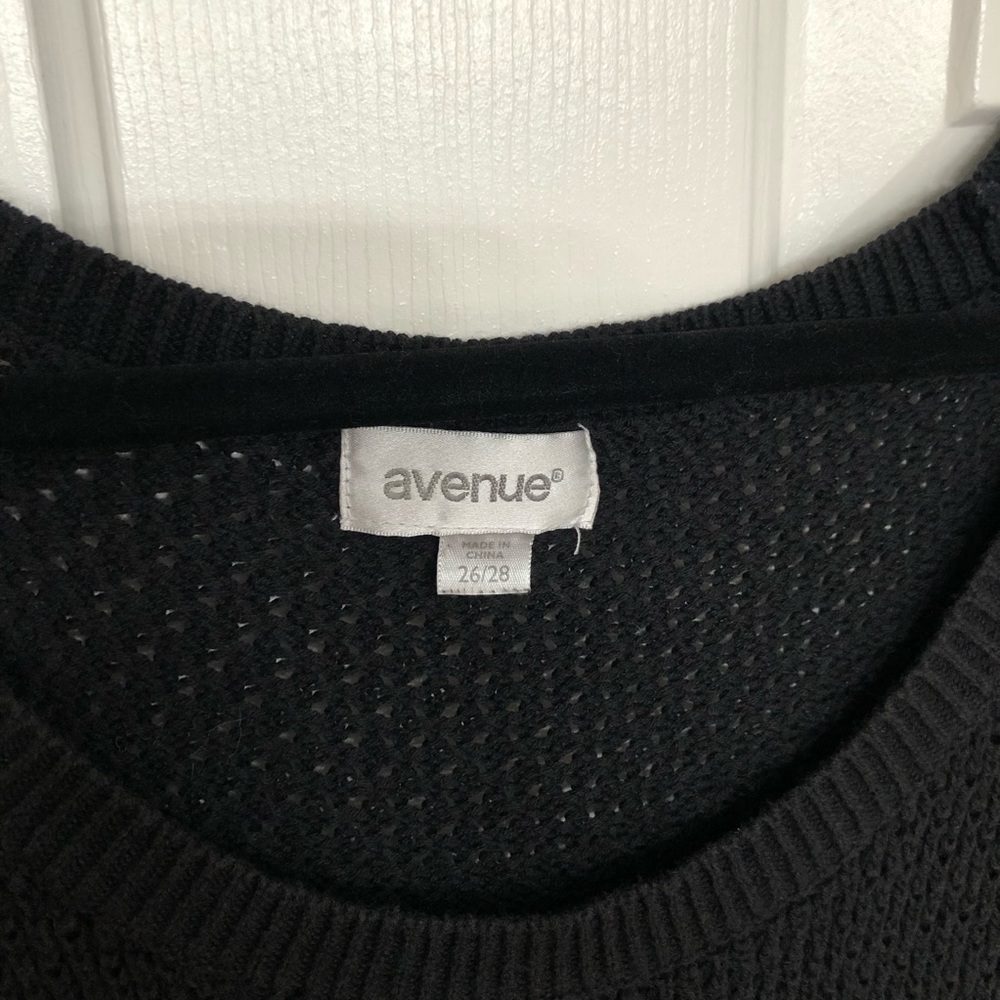 Avenue Netted Sheer Sleeveless Long Sweater - Picture 5 of 6